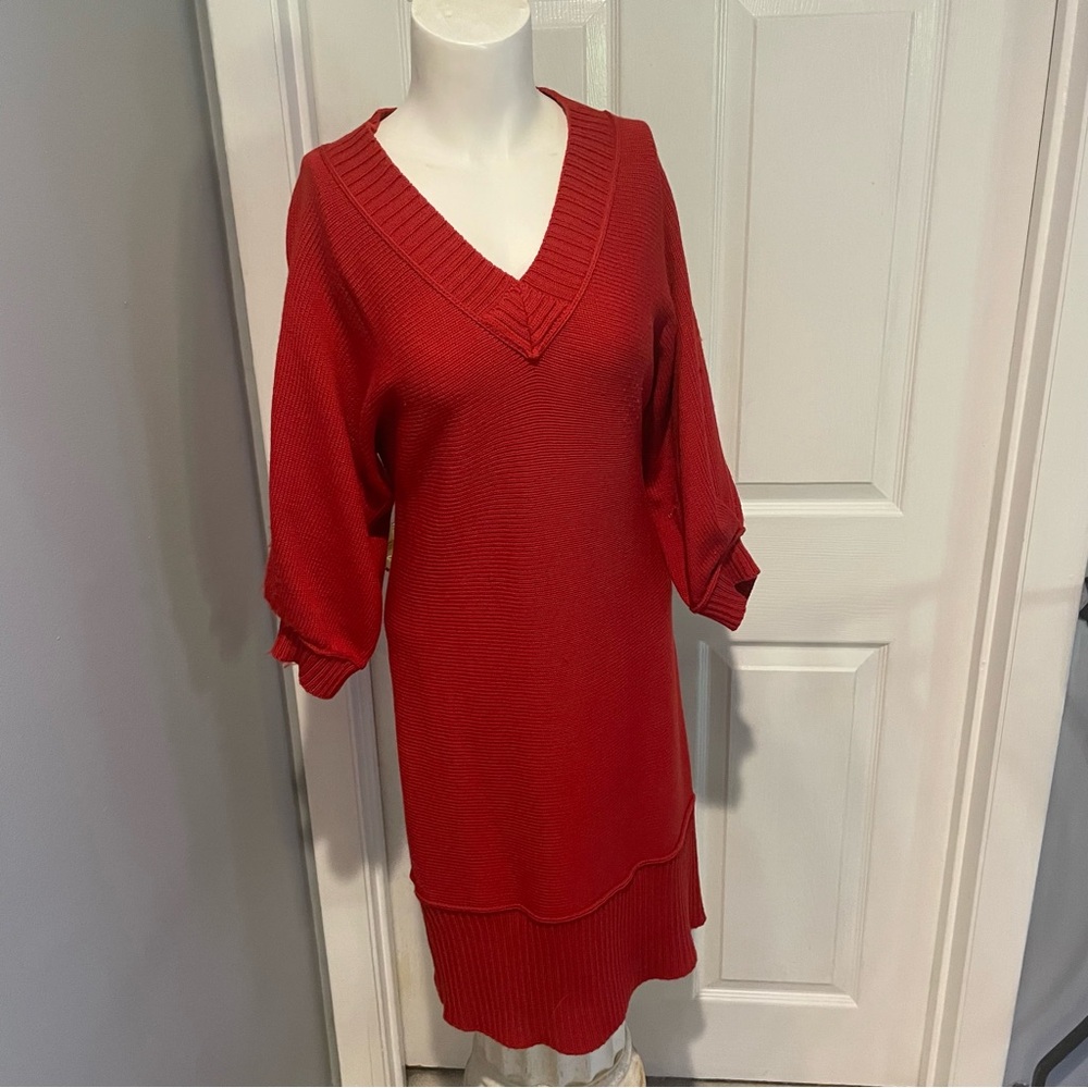 BARBARA WELLS STUDIO RED V NECK WOOL KNIT FITTED DRESS. S/small